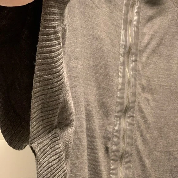 Poncho Style - Picture 2 of 2